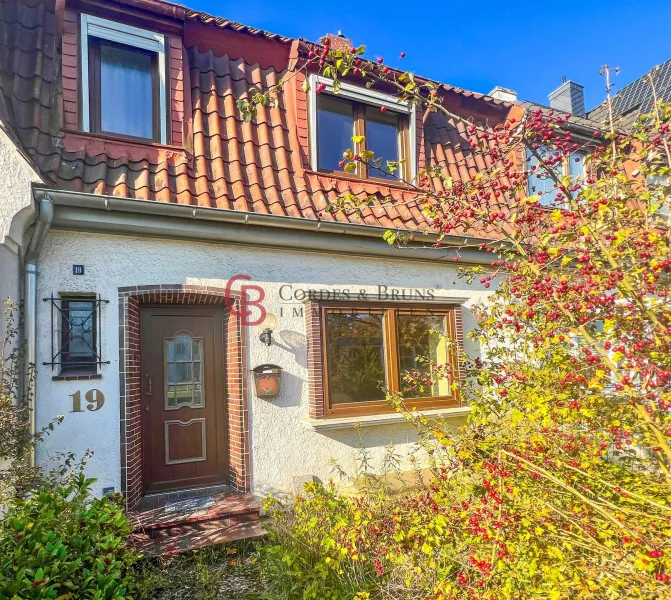 Front - Haus kaufen in Verden (Aller) - Kaufgelegenheit ! Sanierungsbedürftiges Haus in guter Lage in Verden *provisionsfrei*