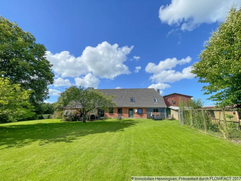 Ansicht Süd-Gartenseite - Haus kaufen in Pommerby - Landleben in Alleinlage- Resthof-Ostsee 2500m