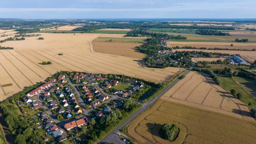 Luftaufnahme Parkentin - Haus kaufen in Bargeshagen - Zinshaus mit 4 Wohnungen bei Rostock
