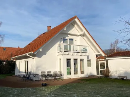 Hausansicht - Haus kaufen in Rostock - Gepflegtes Einfamilienhaus im Westen von Rostock
