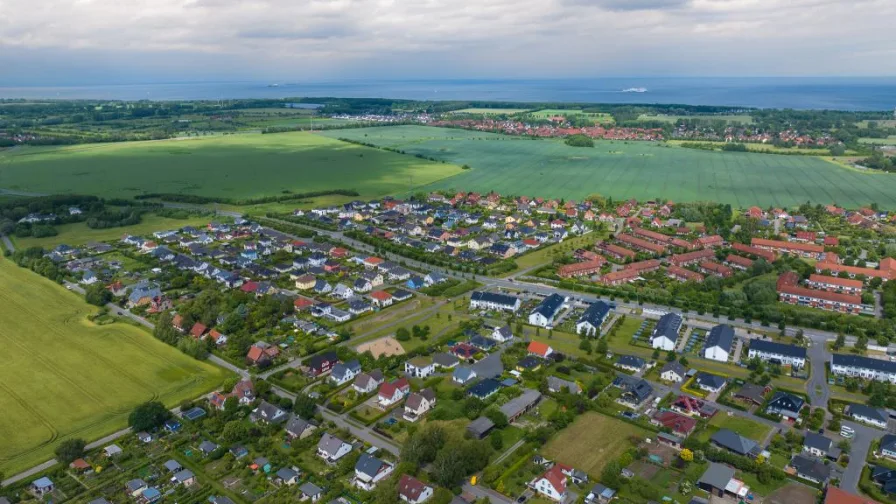 Luftaufnahme - Haus kaufen in Rostock - Großzügiges Anwesen im Nordwesten der Hansestadt Rostock