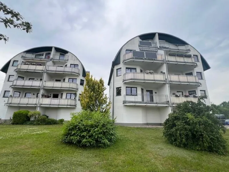 Hausansicht - Wohnung kaufen in Güstrow - Bezugsfertige 2-Zimmer-Eigentumswohnung mit Balkon in Güstrow zu verkaufen