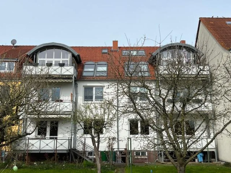 Hausansicht - Wohnung kaufen in Rostock - 2-Zimmer-Wohnung mit Balkon im Tweelviertel