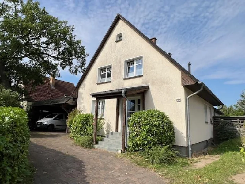 Hausansicht  - Haus kaufen in Rostock - Einfamilienhaus in begehrter Lage von Rostock in Dierkow-West