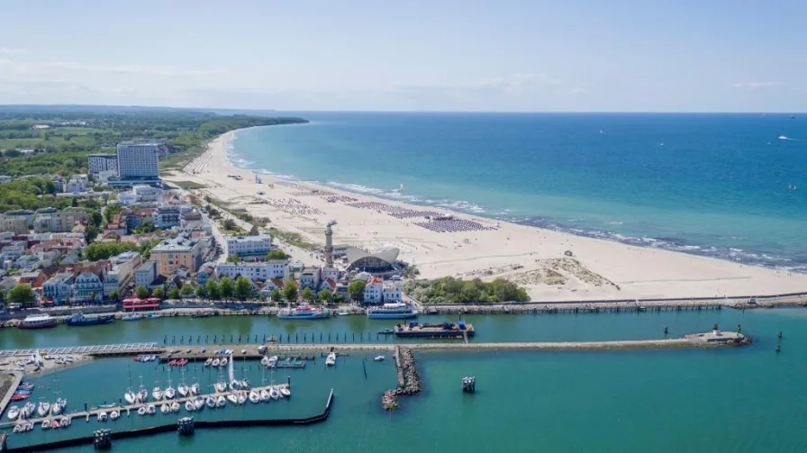 Luftaufnahme Warnemünde - Wohnung kaufen in Rostock - Wohnen in der schönsten Straße des Ostseebades        