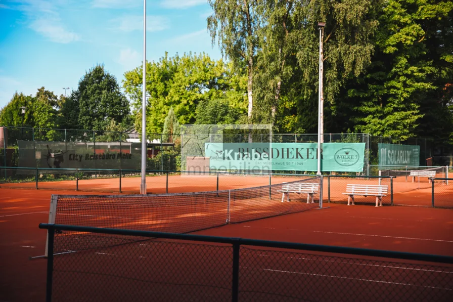 Tennisplätze in fußläufiger Nähe