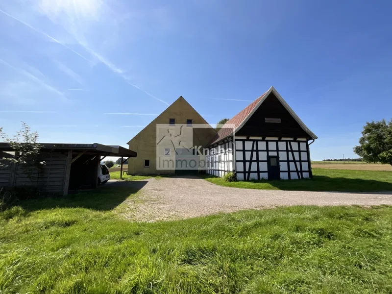 Außenansicht mit Hauseingang