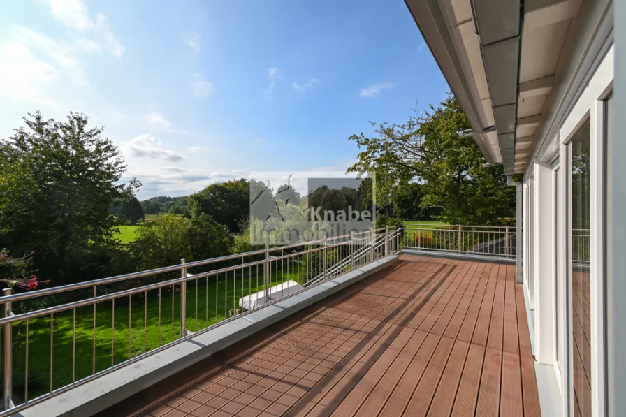 Dachterrasse... - Haus kaufen in Melle - Könnte dies Ihre Basis für genussvolles Wohnen & Arbeiten in traumhafter Lage sein?