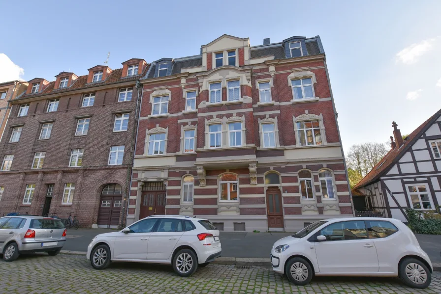 Außenansicht - Haus kaufen in Hannover - KUNZE: Provisionsfrei! Gepflegtes Mehrfamilienhaus in Herrenhausen