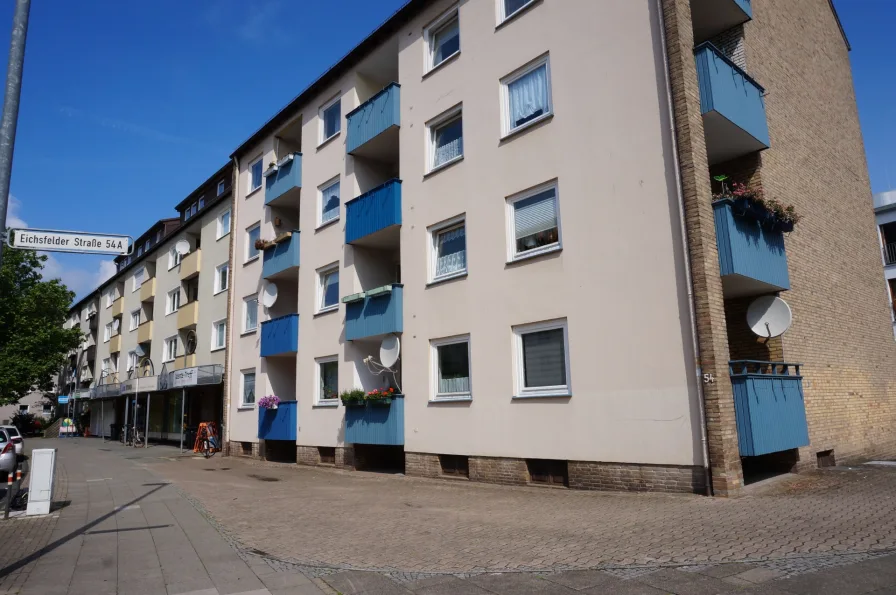 Außenansicht - Wohnung mieten in Hannover - KUNZE: 2-Zimmer-Wohnung mit Balkon in Stöcken!