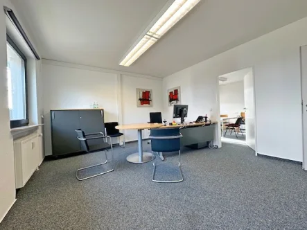 Büro1 - Büro/Praxis mieten in Isernhagen - Attraktive Bürofläche in Isernhagen HB!