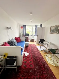 Wohnzimmer - Wohnung kaufen in Hannvoer - Smarte Kapitalanlage mit Balkon!
