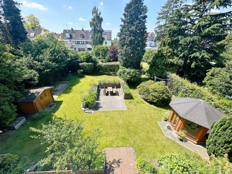 Gartenoase - Haus kaufen in Hannover - Stadtvilla mit traumhaftem Gartengrundstück in der List....! Mehrgenerationen möglich!
