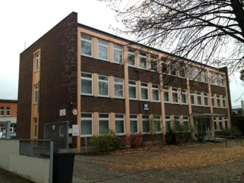 Strassenansicht - Büro/Praxis mieten in Lübeck - Praxis-/Büro-/Übungs-/Projekt-/Versammlungsraum