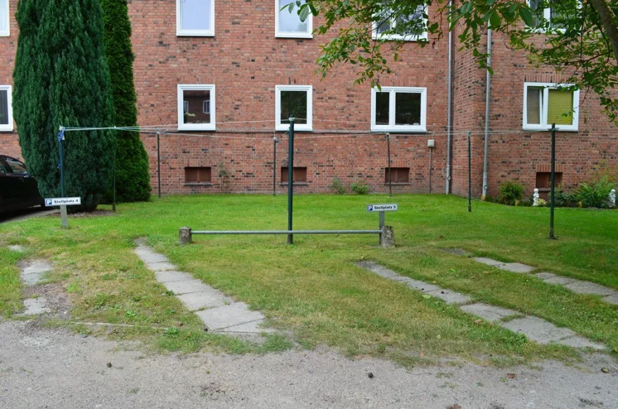 Stellplatz-Beispiel - Sonstige Immobilie mieten in Lüneburg - Innenstadtnaher Pkw-Stellplatz im Innenhof