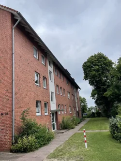 Ansicht - Wohnung mieten in Lüneburg - Teilrenovierte, helle 3-Zimmer-Wohnung mit Loggia am schönen Kreideberg