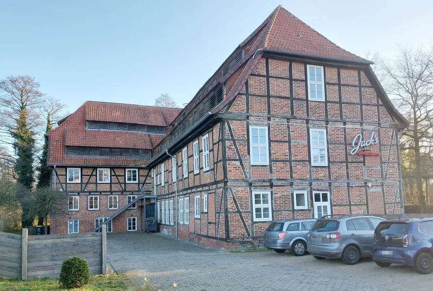 Außenansicht - Büro/Praxis mieten in Uelzen - Gewerbeimmobilie in hochfrequentierter Lage der Hansestadt Uelzen