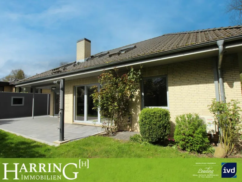 Titelbild  - Haus kaufen in Ahrensburg - Moderne Villa mit vielen Extras - Wohnen in herrschaftlicher Lage 