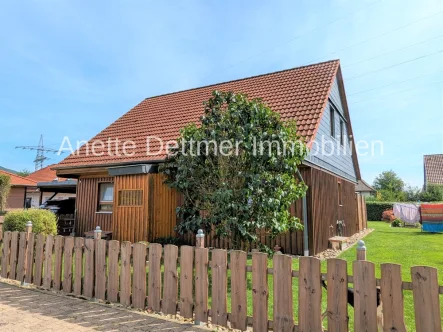 Nord-West-Seite - Haus kaufen in Alfeld (Leine) - Ein Haus zum Verlieben mit Doppelcarport und Regenwasserzisterne!