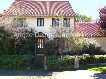 Frontseite - Haus kaufen in Sibbesse - Urgemütliches Einfamilienhaus mit großem Garten