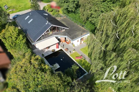  - Haus kaufen in Apen / Augustfehn - +++ Hochwertig ausgestatteter Bungalow mit Schwimmteich in ruhiger Bestlage von Augustfehn +++