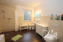 Haus 1 - Badezimmer Dachgeschoss