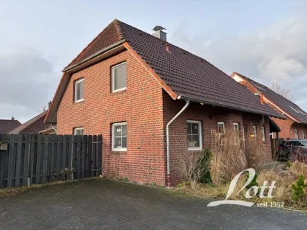 8468-65 - Haus mieten in Westerstede / Halsbek - **Familienfreundliches Einfamilienhaus mit Carport in Halsbek**