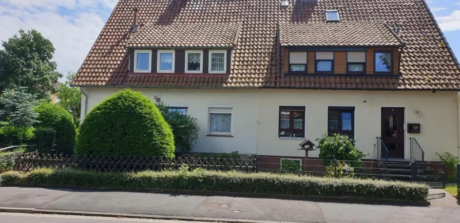  - Haus kaufen in Bad Pyrmont - Doppelhaushälfte in Holzhausen in Bad Pyrmont, Schulstr. 45 - Klein aber mein