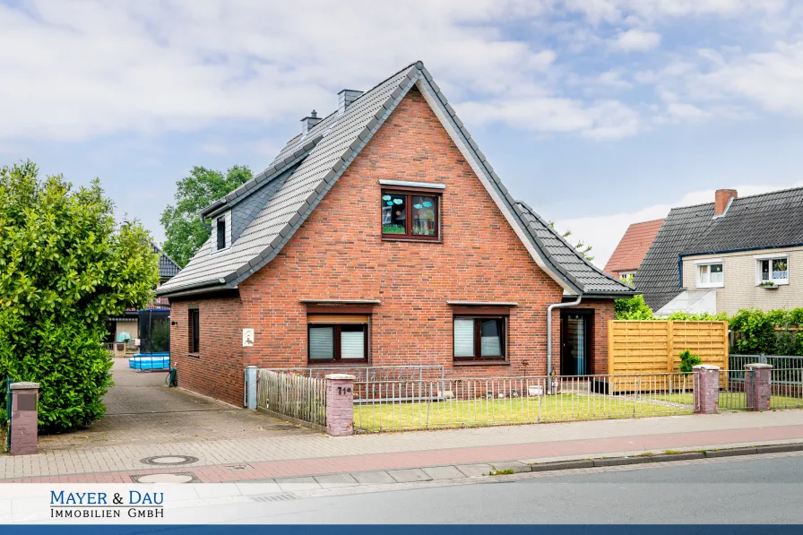 Außenfoto  - Haus kaufen in Achim - Bremen-Achim: Schönes Einfamilienhaus mit Garage! Obj.6148