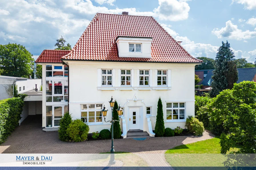 Außenansicht - Haus kaufen in Delmenhorst - Delmenhorst: Einmalige, denkmalgeschützte Villa mit Gewerbe auf großzügigem Grundstück, Obj. 7023