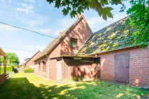 Garten mit Blick auf das Haus 