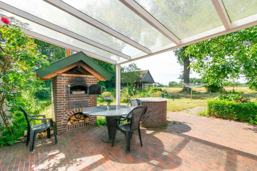 Terrasse mit Blick auf den Ofen 