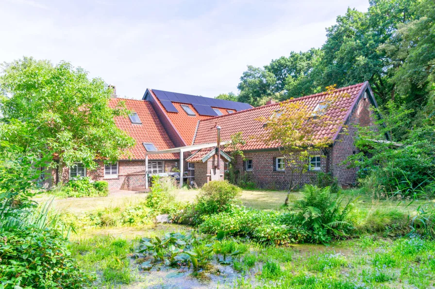 Rückansicht mit Blick auf die Terrasse