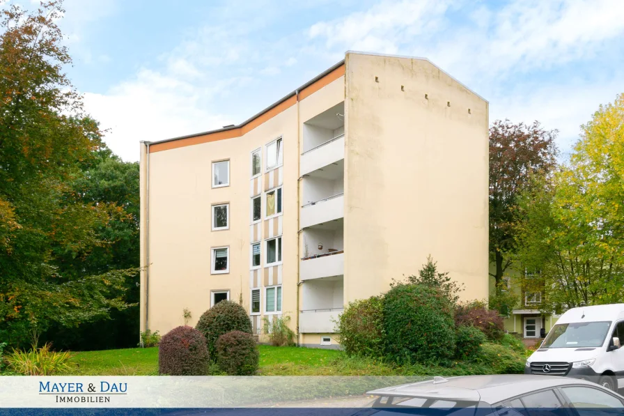 Titelbild - Wohnung kaufen in Oldenburg - Oldenburg: Charmante 2,5 Zimmer Wohnung mit Balkon und Keller, Obj. 8046