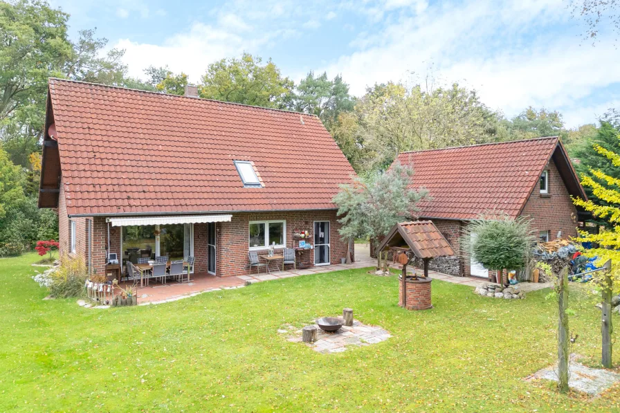 Garten mit Blick auf die Terrasse