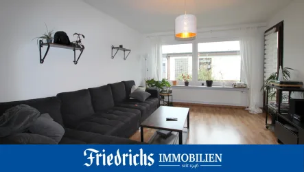  - Wohnung kaufen in Oldenburg - Vermietete OG-Wohnung mit Südwest-Loggia, Pkw-Stellplatz in ruhiger Lage in Oldenburg-Ohmstede