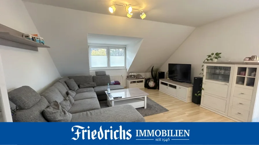  - Wohnung kaufen in Oldenburg - Gepflegte 2-Zimmerwohnung im Dachgeschoss mit Stellplatz in guter Lage von Oldenburg-Osternburg