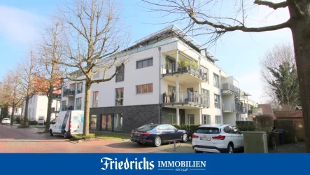  - Wohnung mieten in Bad Zwischenahn - Neuwertige Komfort-Obergeschosswohnung mit überdachtem Balkon u. Garage in Bad Zwischenahn/Zentrum