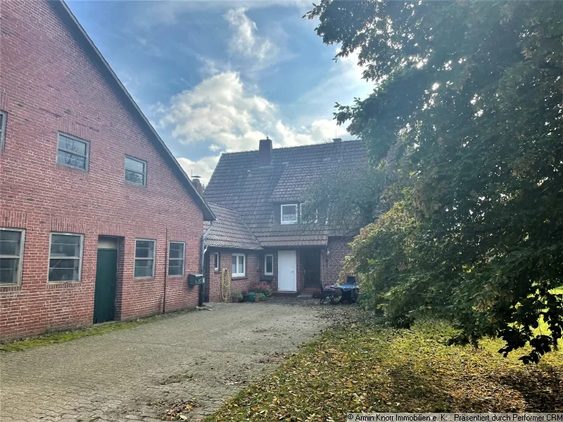 Hofgebäude mit Wohnhaus - Haus kaufen in Elsfleth - Wohnhaus mit 2 Wohneinheiten, Stallgebäude, auf großem Grundstück in Moorriem/ Nähe Elsfleth in ländlicher Lage