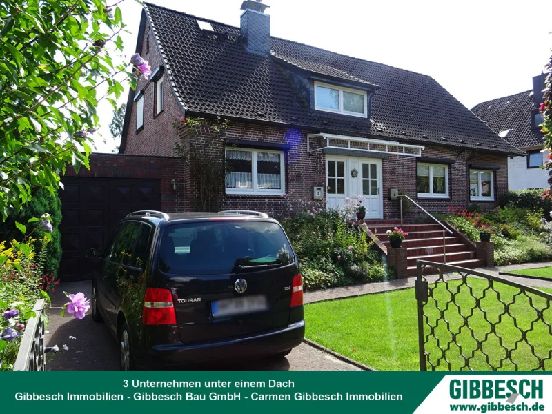 exklusive Lage - Haus kaufen in Hamburg - Zweifamilienhaus auf traumhaftem Grundstück in exklusiver Lage von Wellingsbüttel