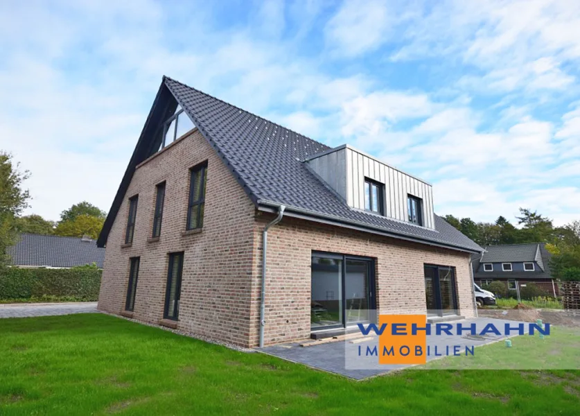 Titelbild - Haus kaufen in Ahrensburg - Neubau Doppelhaushälfte in Sackgassenlage mit PV-Anlage