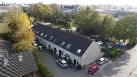 Drohnenaufnahme I - Haus kaufen in Butjadingen - KAUFPREISREUDZIERUNG: 2011-2012 umfangreich saniertes Ferienhaus mit Garten und Terrasse in toller Lage!