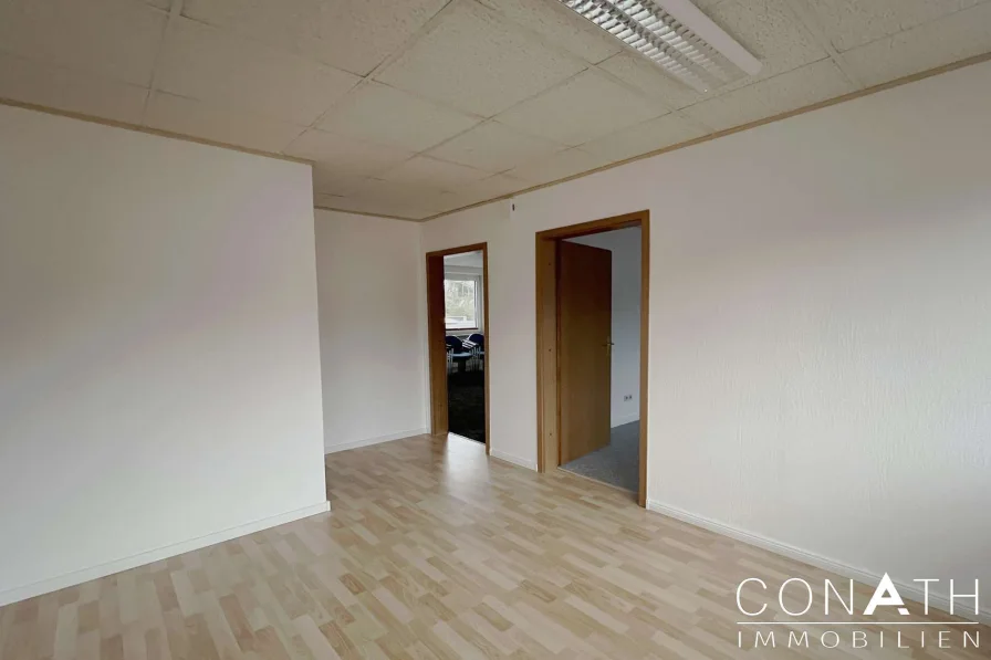 Conath-Immobilien_Harsefeld_Buxtehude_Fredenbeck - Empfangsbereich mit Blick in Konferenz und Büro