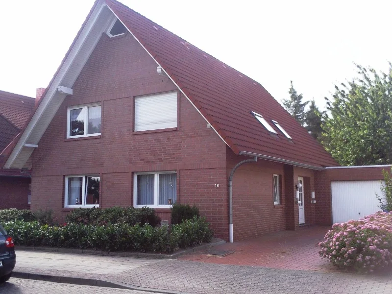 Ansicht 1 - Wohnung mieten in Cloppenburg - Attraktive Wohnung m. Balkon, 1.OG m. mod Einbauküche u. Garage z.B. opt. f. 1-2 Pers.