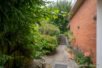 Zuwegung in den Garten