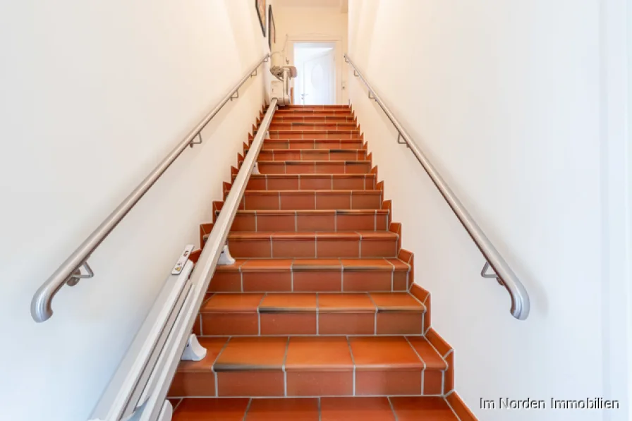 Treppe ins Obergeschoss