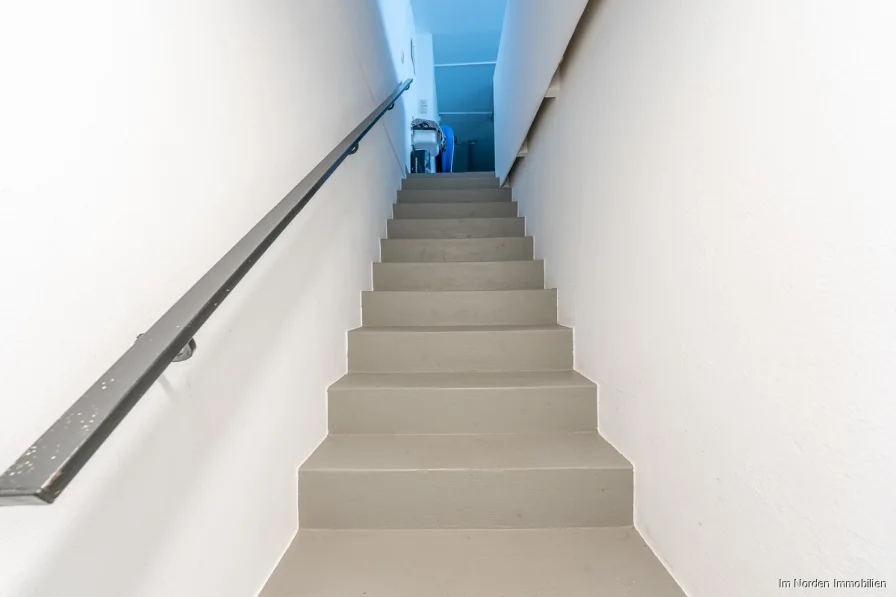 Treppe vom Kellergeschoss in die Gargage 