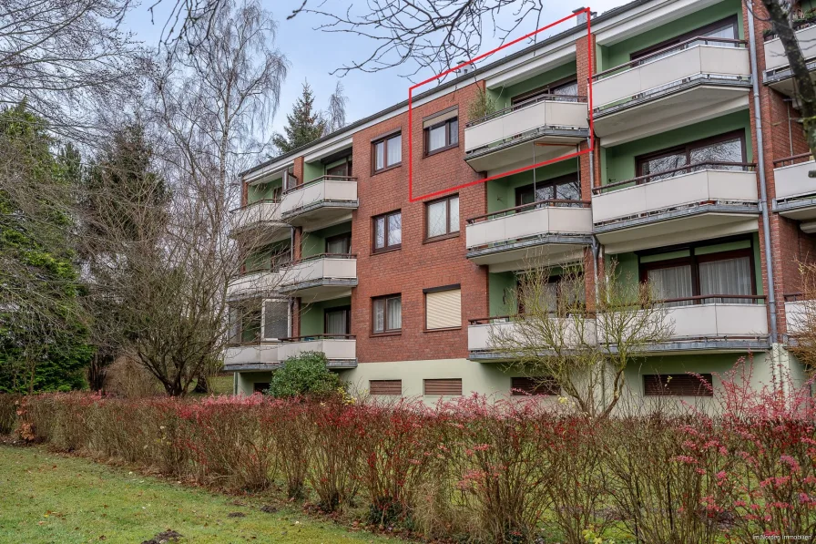 Hausansicht von der Saatziger Straße - Wohnung kaufen in Eutin - 2-Zimmer-Eigentumswohnung inkl. Loggia und Tiefgaragenstellplatz in Eutin