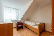 Zimmer 9,3 m² Dachgeschoss