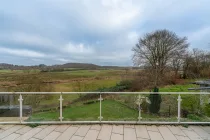 Blick von der Terrasse in die Natur